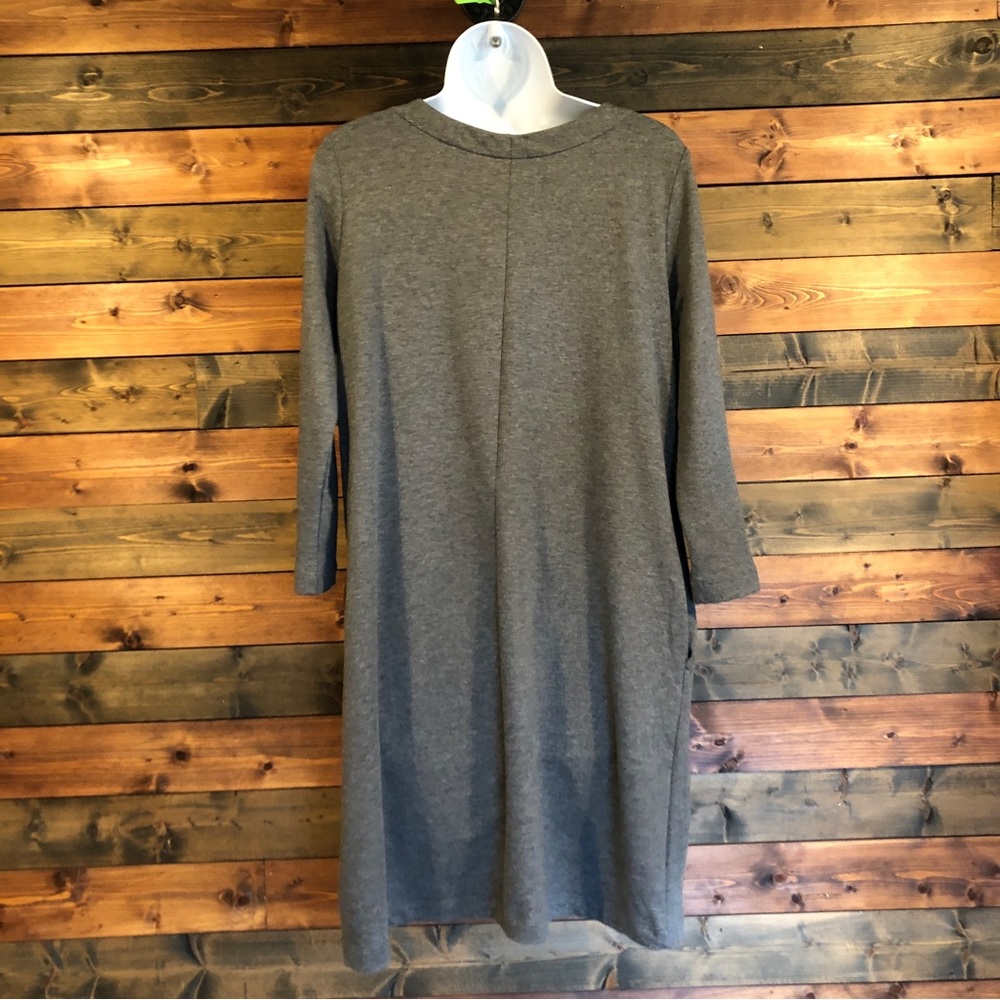 Line Dress - Picture 2 of 6